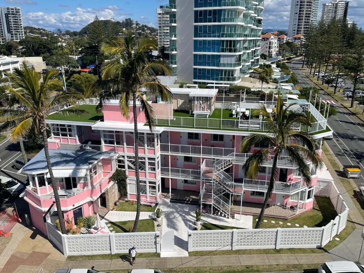 The Pink Hotel Coolangatta Gold Coast Exterior photo