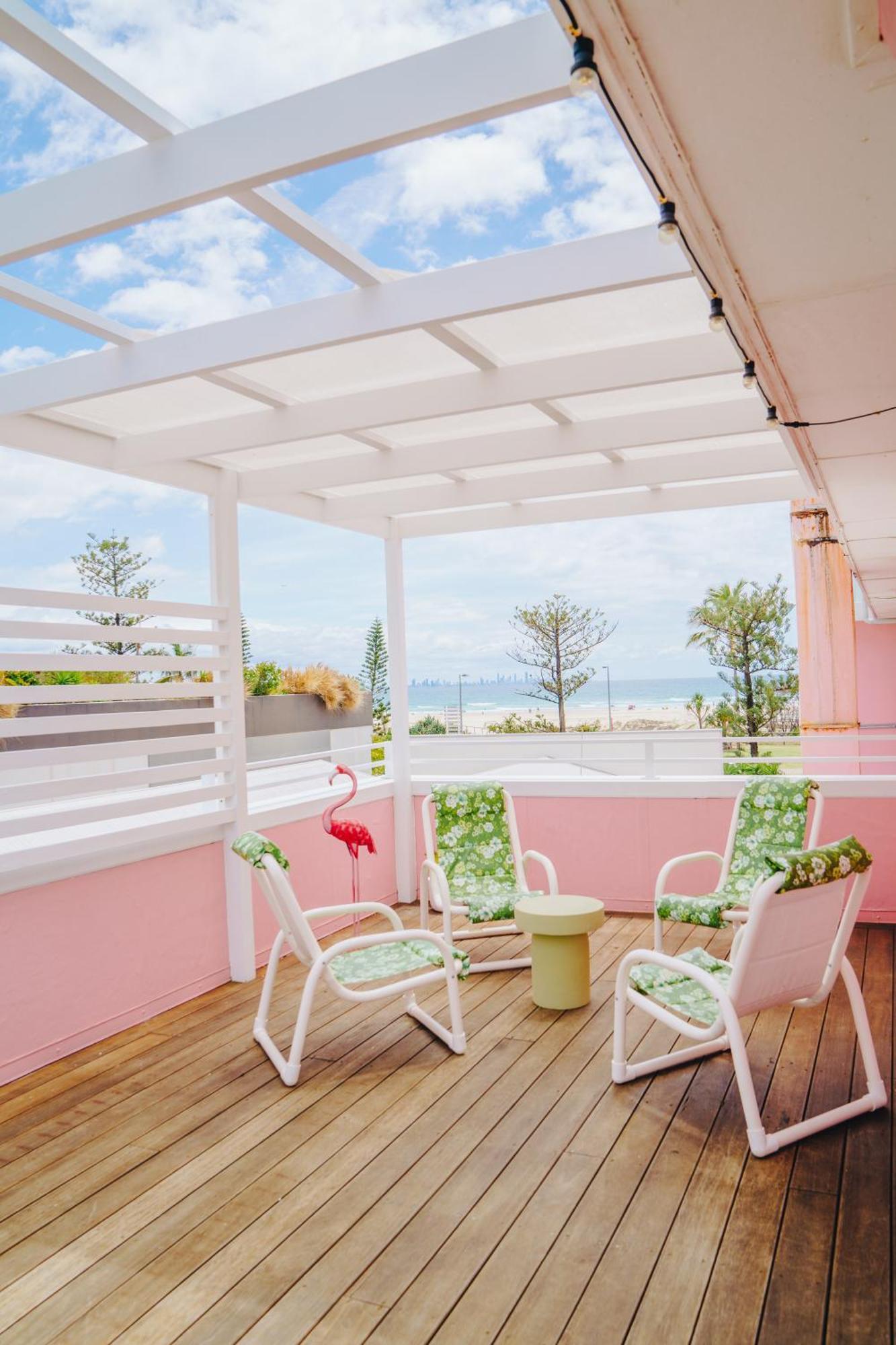 The Pink Hotel Coolangatta Gold Coast Exterior photo