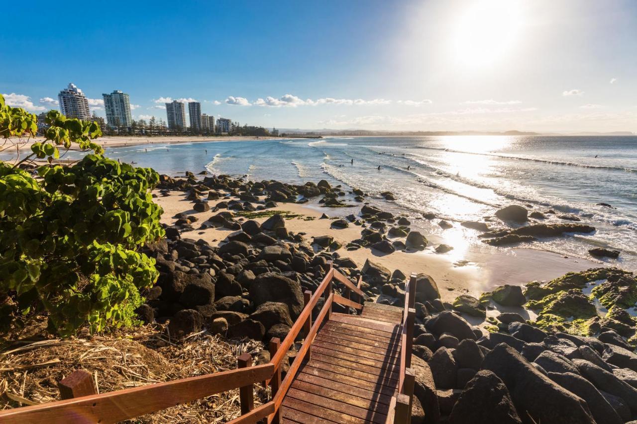 The Pink Hotel Coolangatta Gold Coast Exterior photo